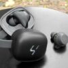 Cách đeo tai nghe Bluetooth đúng cách không bị đau tai