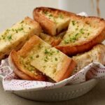 Cách Làm Bánh Mì Bơ Tỏi Siêu Ngon