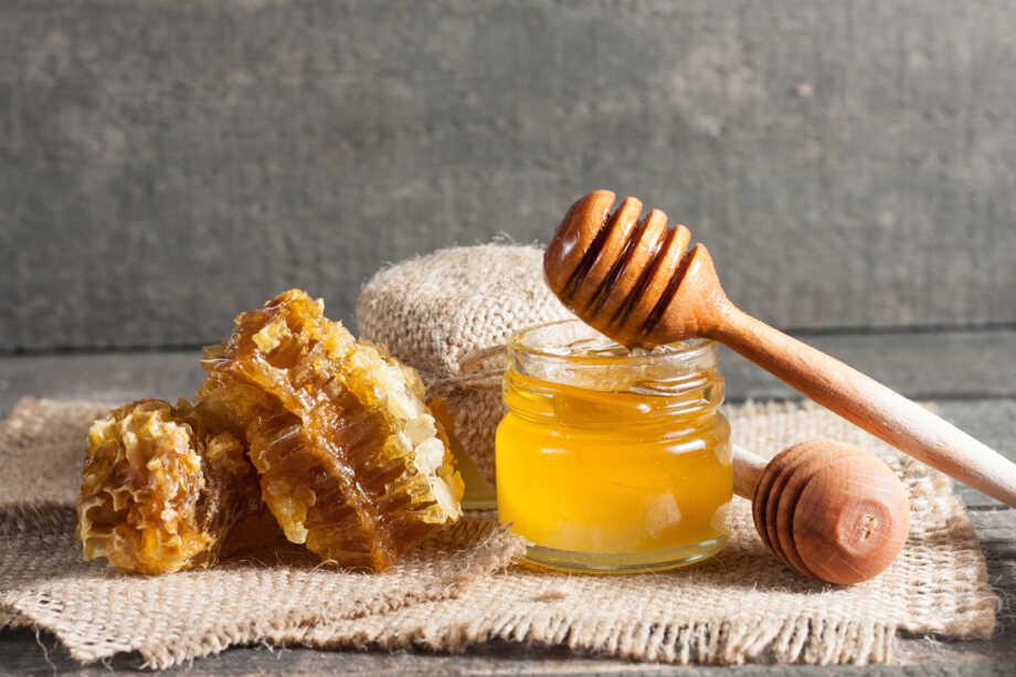 Việc biết mật ong bao nhiêu calo giúp bạn lập kế hoạch ăn uống hợp lý.