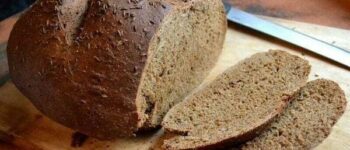 Bánh mì nguyên cám bao nhiêu calo? Cách ăn giúp giảm cân hiệu quả